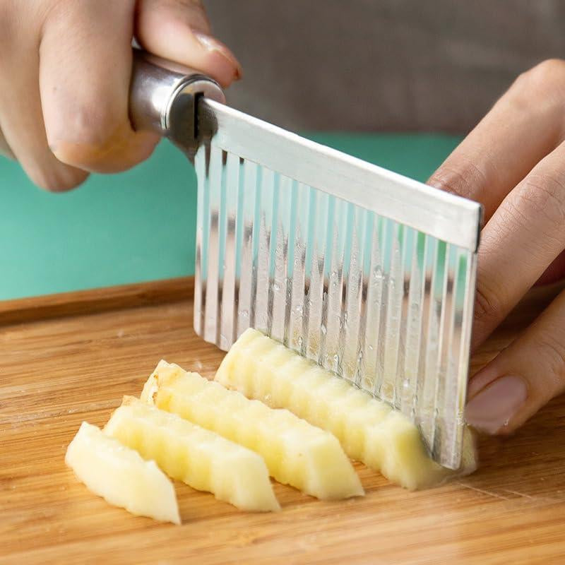 Vegetable & Fruit Wavy Crinkle Cutting Tool Serrator Salad Chopping Knife French Fry Cutter, Steel Blade Potato Slicer, Cucumber, Carrot Chops